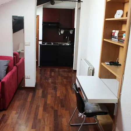 Awesome Attic In The Heart Of * Μιλάνο