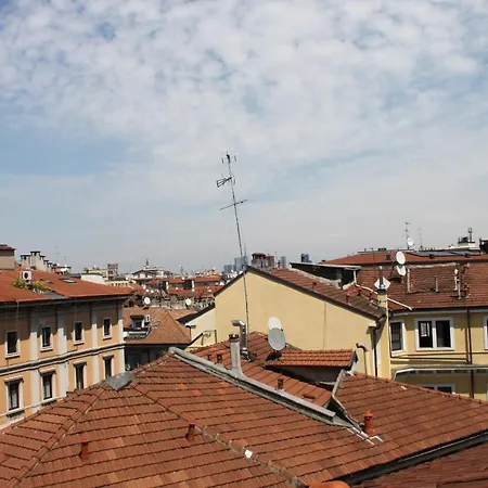 Awesome Attic In The Heart Of * Μιλάνο